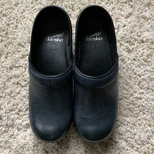 Dansko size 37 Navy